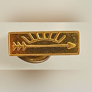 ARROW OF LIGHT Vintage Boy Scouts Of America BSA Cub Scout Gold Tone AWARD Pin